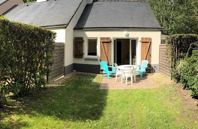 casa de campo en el corazón del campo de golf de Saint Laurent en Ploemel