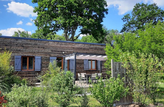 cottage JAVA 4- 5 people with 2 swimming pools