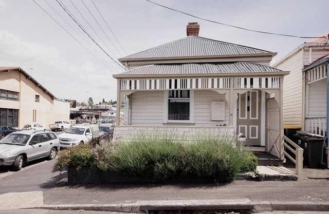 Cottage living in cool North Hobart