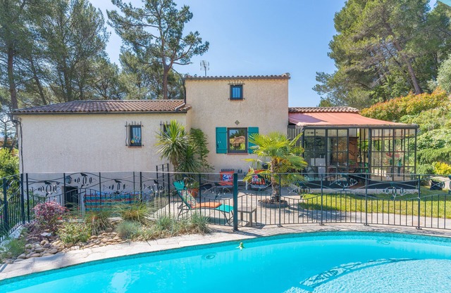 Casa rural cerca de Aix y Marsella con piscina