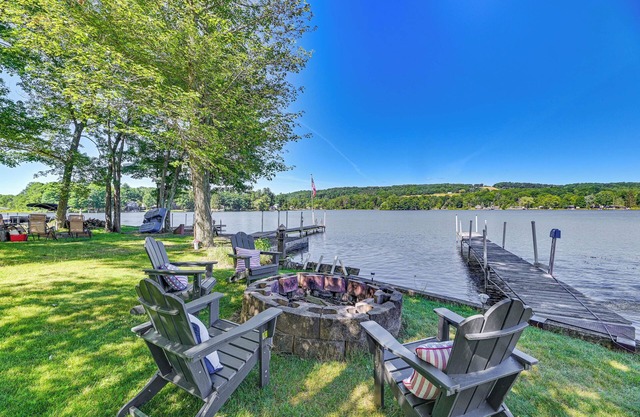 Cottage on Lamoka Lake w/ Deck, Grill & 3 Kayaks