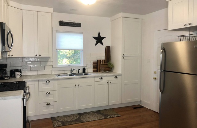 Cottage on Main/Monona Iowa is in the middle of everything in the driftless area