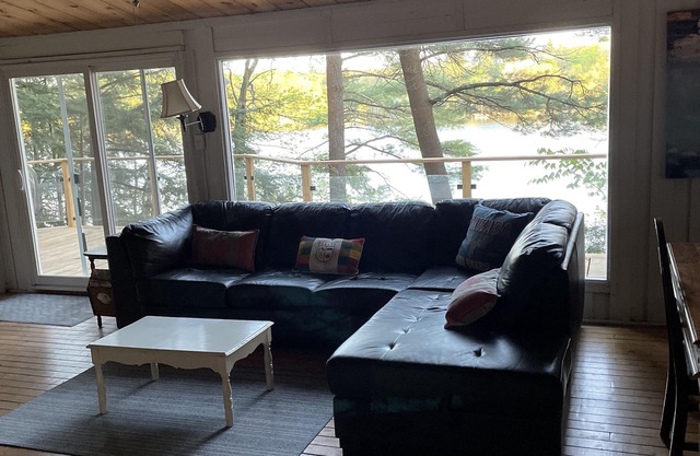 Cottage on Moon River w/ Fantastic Deck! (pet friendly)