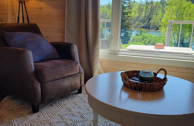 Cottage on Stanley River with amazing views and private pool