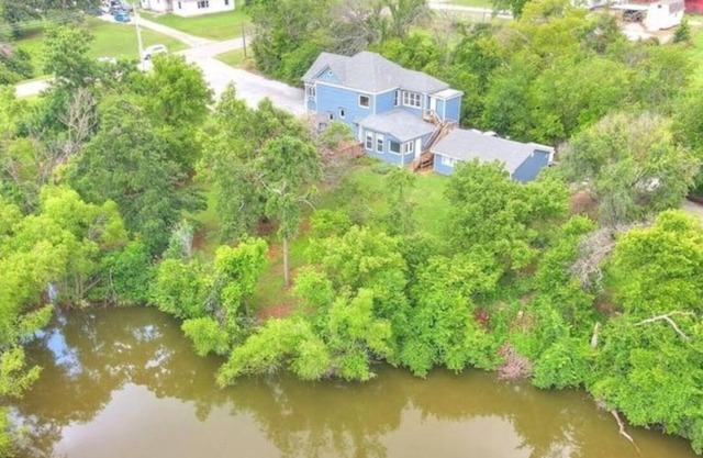 COTTAGE ON THE POND / PETS + RV HOOKUP
