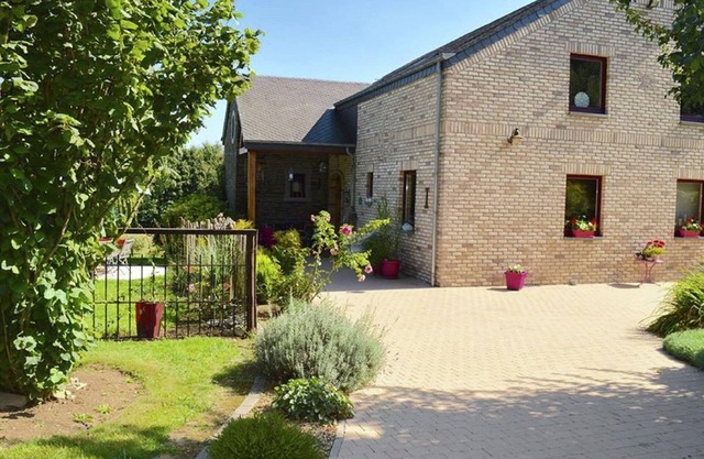Casa rural Oree des bois en Paliseul con jardםn
