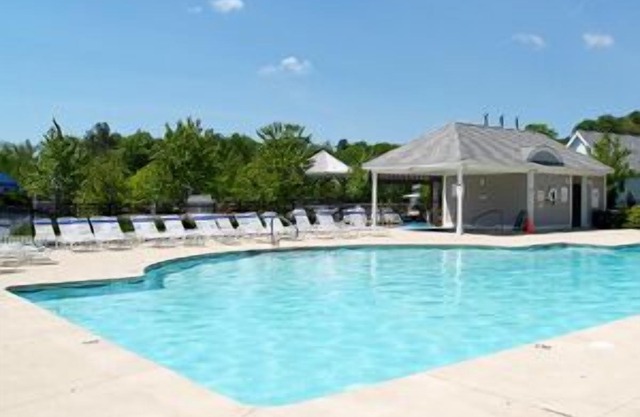 Cottage retreat in "The County" near top-notch wineries and sandy beaches!