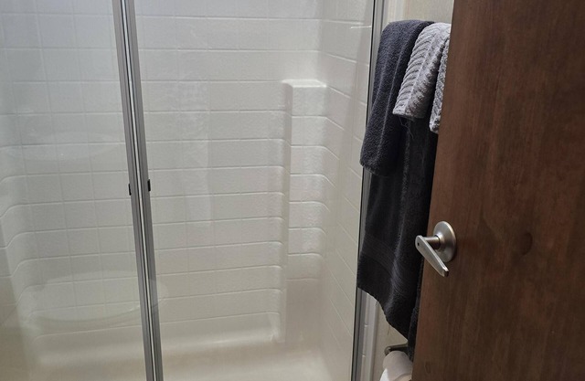 Cottage, Sleeps 6 - Roomy 1 Bedroom Cottage, Sleeps 4-6