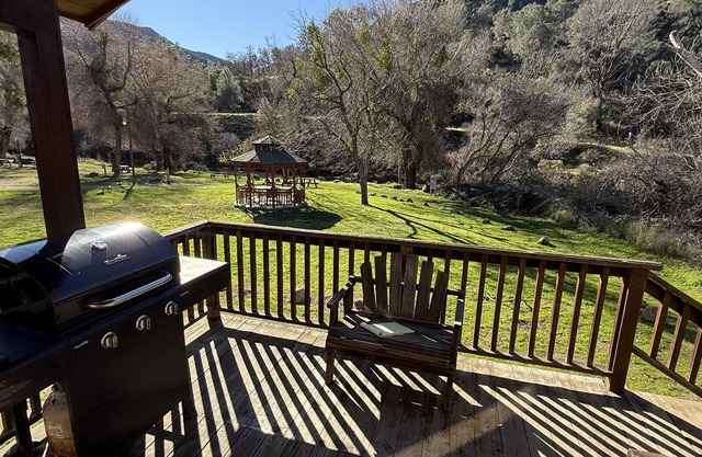 Cottage, Sleeps 6, Wheelchair & Pet Friendly - Roomy Cottage with Kitchen, Sleeps 6, Wheelchair & Pet Friendly