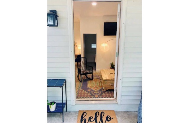Cottage-Style Garage Apartment
