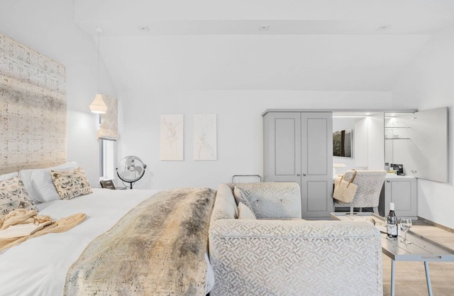 Cottage Suite 2, Kentisbury Grange - a suite that sleeps 2 guests in 1 bedroom