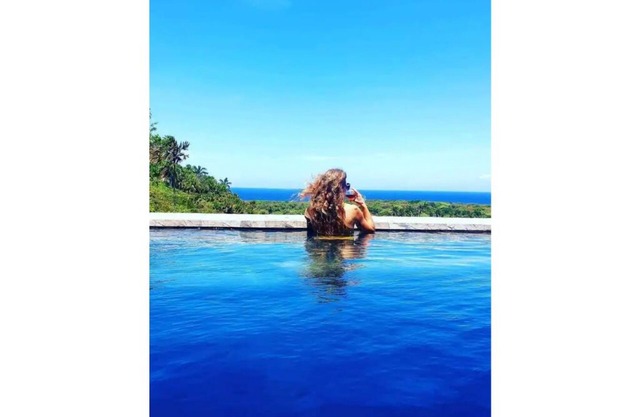 cottage utila hill top trade wind stuning view quiet full furniched