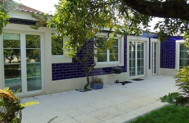 COTTAGE WITH BACKYARD 40 MINUTES FROM LISBON
