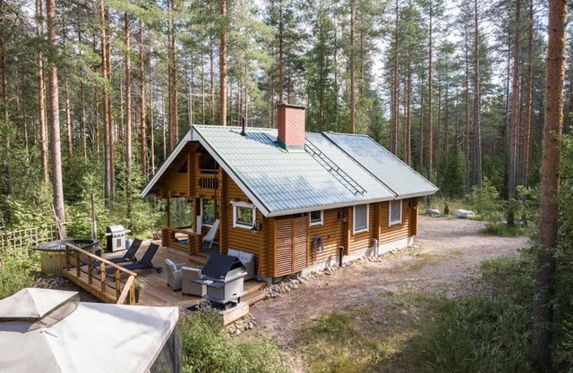 Cottage with Hot tub and Sauna