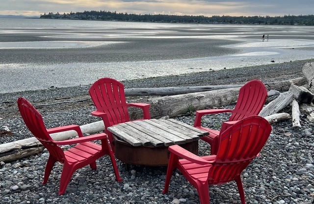 Cottage with Private Beach in Birch Bay
