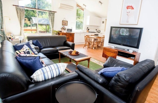 Cottage-Yarra Valley-10 Acres-Breakfast Inc-15 Mins From Healesville & Warburton