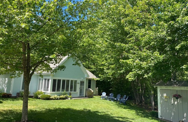 Cottages at Summer Village, fully furnished cottage, Wi-fi, heated pools, hot tub