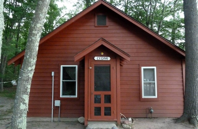 Cottages on Round Lake, up to 6 people in each