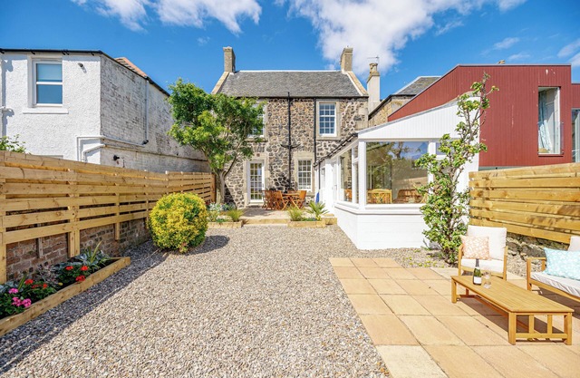 Coulter Cottage - Elie