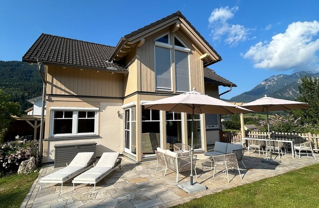 Country house between lakes and ski resorts