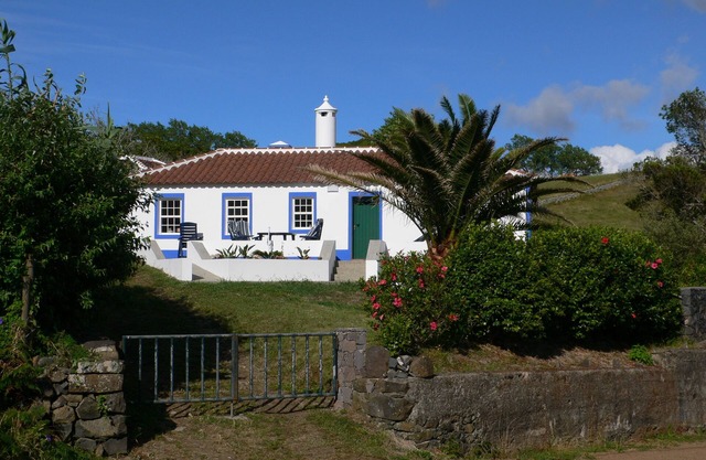 Casa de la isla de Campo en un lugar tranquilo y soleado con vistas al mar