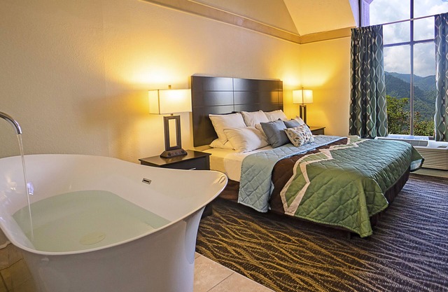 Country Cascades Waterpark Resort