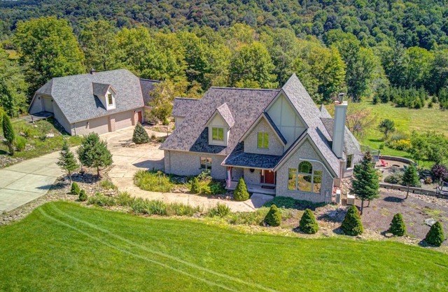 Country Chateau’ Hot Tub Incredible Views 15 Acres