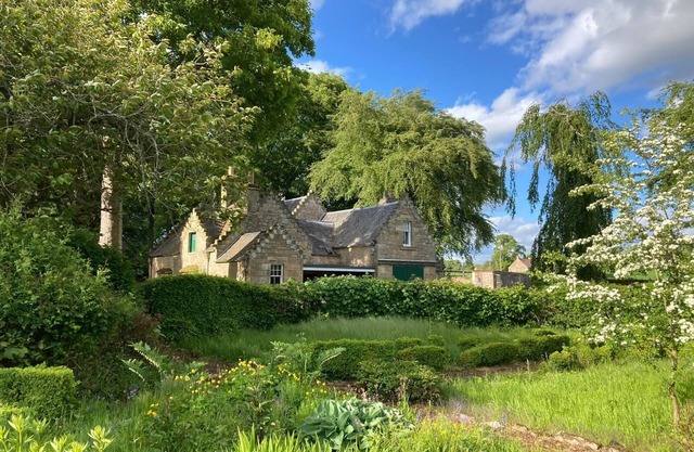 Country cottage apartment 20 minutes from St Andrews
