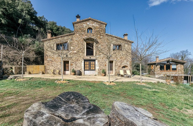 Casita de campo 'La Rústika' con vistas a la montaña, jardín compartido y Wi-Fi