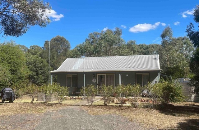 Country cottage, peaceful farm stay
