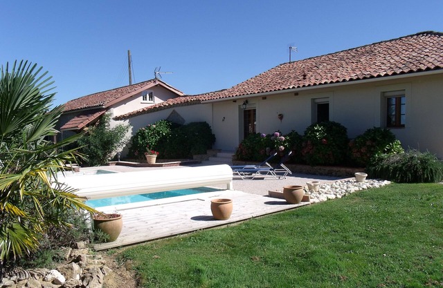 Country cottage, swimming pool, air conditioning