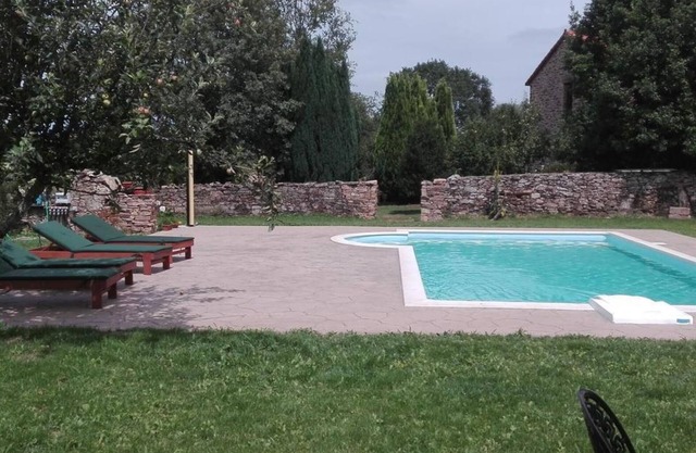 Casa rural 'Os Vilares LI' con piscina compartida, terraza privada y Wi-Fi