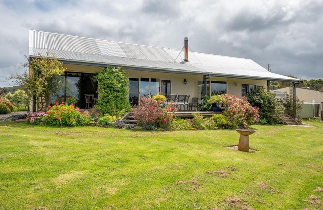 Country Escape with Stunning Views