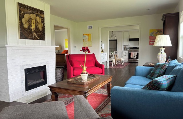 Country Getaway Gorgeous Views on 10 acres near small towns and bike trails.