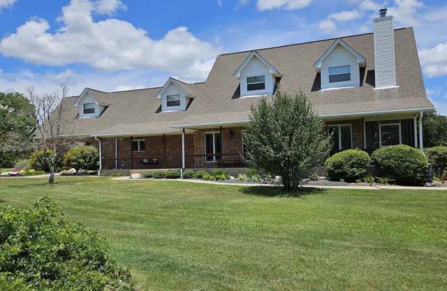Country Getaway Close to Campus-Kyle Gameday House Rental on 6 Acres