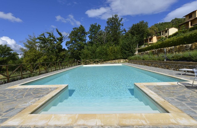 casa de campo en el pueblo con piscina cerca de Castagneto Carducci y Bolgheri