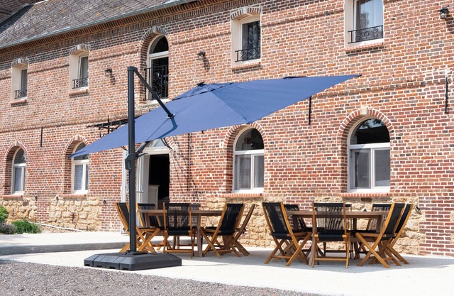 Country house for 15 people in the heart of the Pays de Bray, a haven of peace.