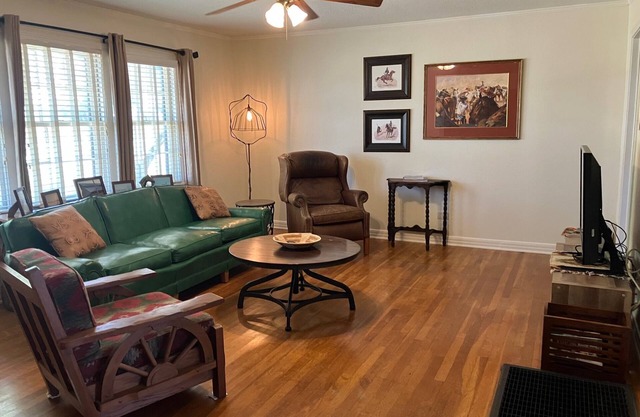 Country House-5 mins to Jacksboro.