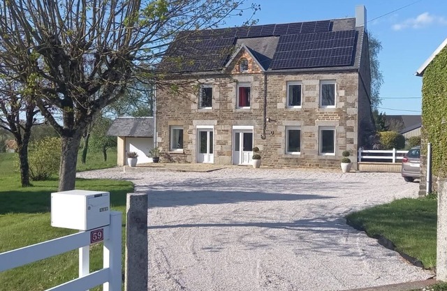 Country house between the sea and Mont-Saint-Michel