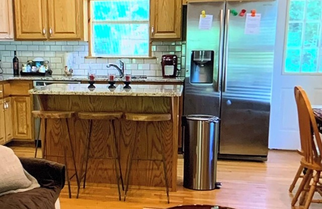 Country House by the Creek in Sylva/ Pet friendly!!!