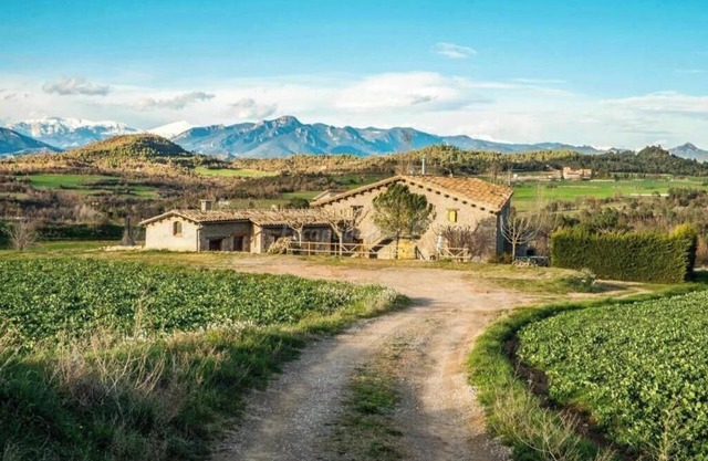 Casa rural 'Cal Torrentí' con vistas a la montaña, piscina privada y Wi-Fi
