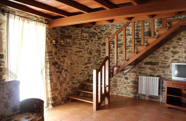Country House 'Casa 2' with Shared Terrace, Shared Garden and Wi-Fi