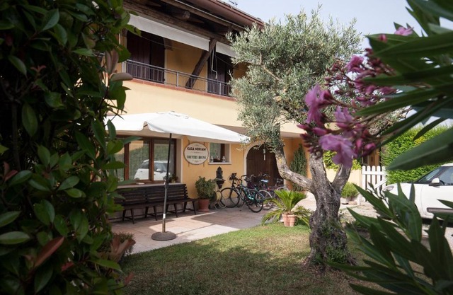 COUNTRY HOUSE CASAMIRIAM