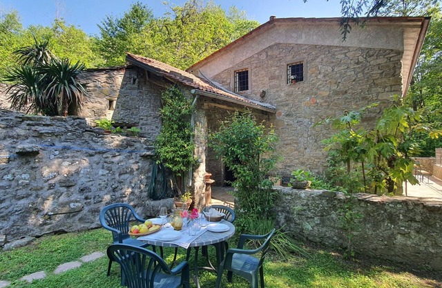 Country House / Farm House en Bagni Di Lucca con 3 habitaciones, capacidad 7