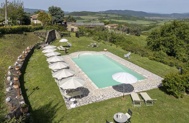 Country House / Farm House en Radicondoli con 2 habitaciones, capacidad 4