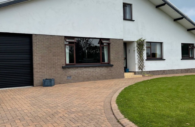 ***Country House****