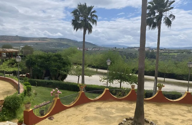 Casa de campo 'Holiday House Dehesa Del Colmenar' con vistas a la montaña, Wi-Fi y aire acondicionado