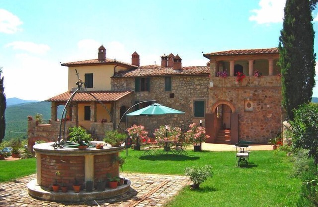 Casa Rural en Chiusdino con Vistas Panorámicas