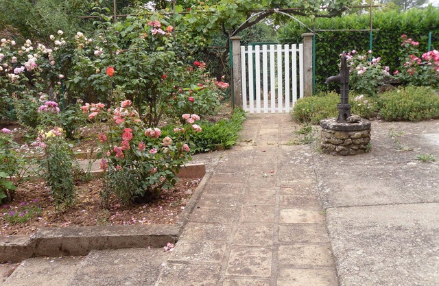 Casa de campo en el campo del Tarn