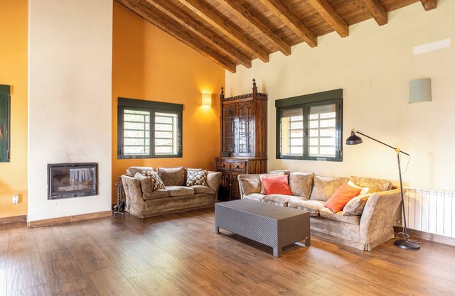 Casa rural 'La Morada De Piedralaves' con vistas a la montaña, piscina privada y Wi-Fi